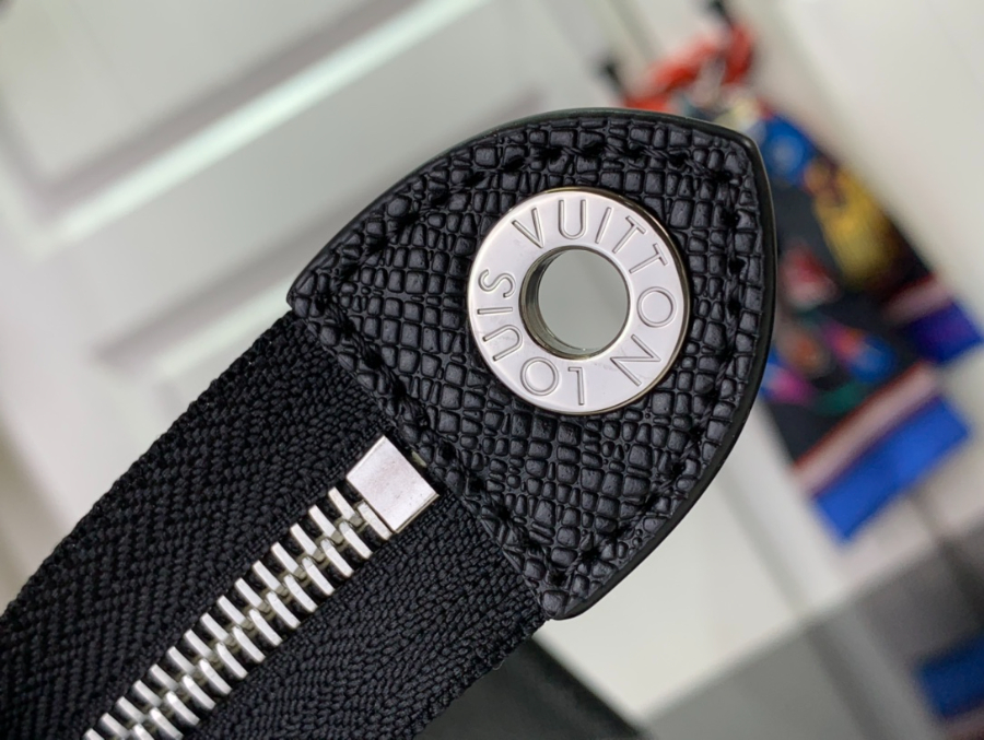 루이비통 포쉐트 보야주 클러치 M22763 27213cm7.jpg