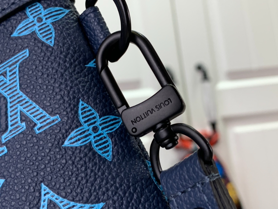 루이비통 포쉐트 투 고 모노그램 네이비 리버 블루 M82321 3021.51cm7.jpg