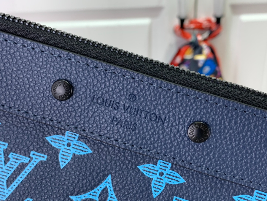 루이비통 포쉐트 투 고 모노그램 네이비 리버 블루 M82321 3021.51cm8.jpg