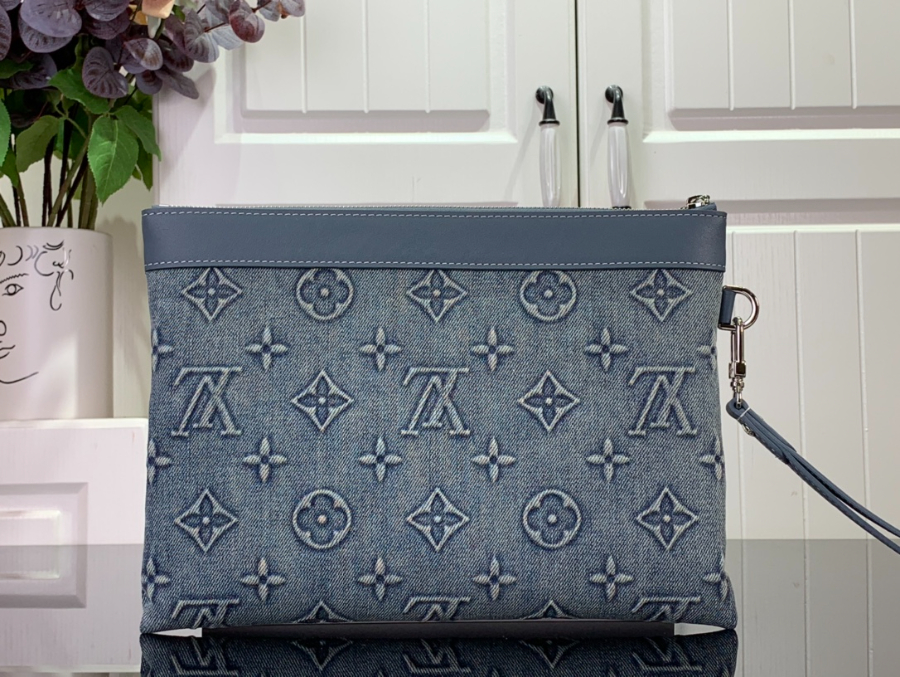 루이비통 포쉐트 투고 클러치 M82313 3021.51cm 퍼플 모노그램2.jpg