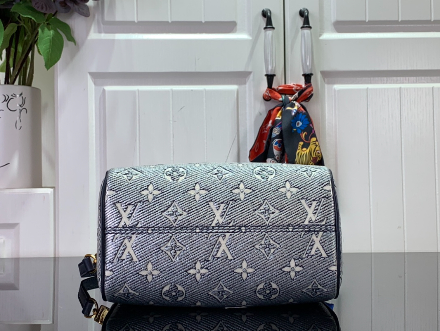 루이비통 스피디 반둘리에 모노그램 자카드 크로스바디백 네이비 M23069 20.513.512cm4.jpg