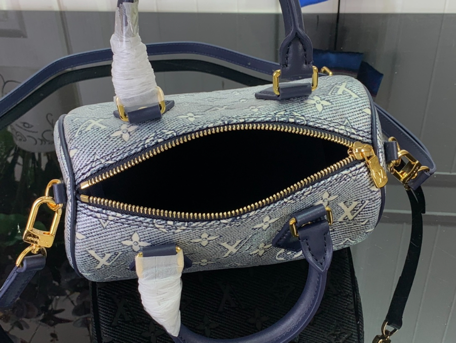 루이비통 스피디 반둘리에 모노그램 자카드 크로스바디백 네이비 M23069 20.513.512cm5.jpg