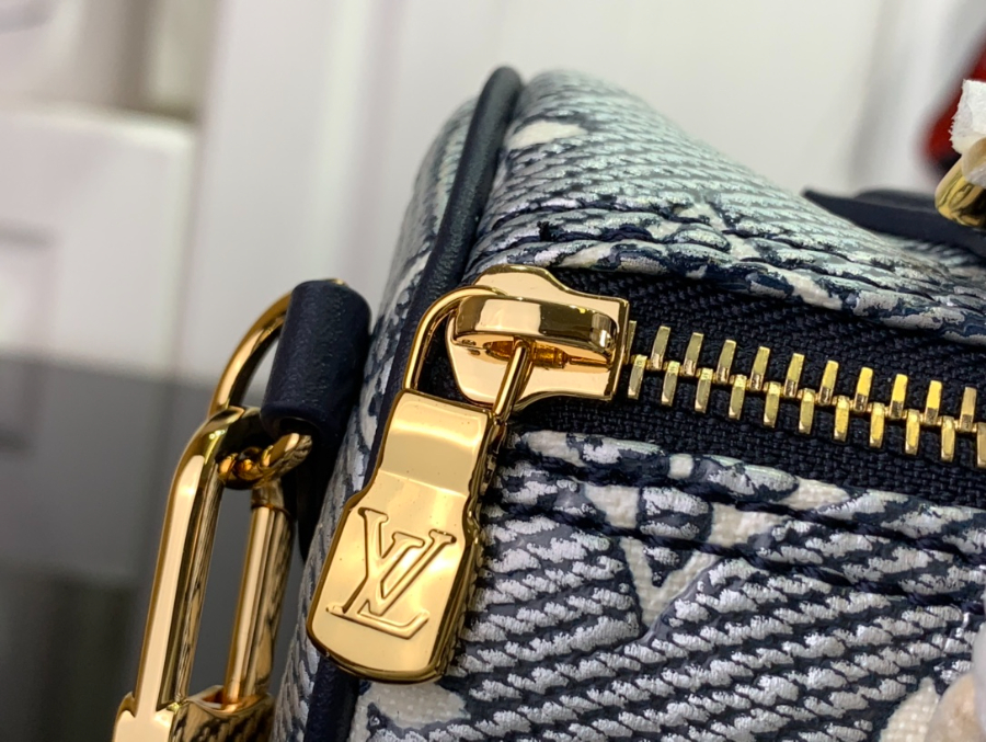 루이비통 스피디 반둘리에 모노그램 자카드 크로스바디백 네이비 M23069 20.513.512cm8.jpg