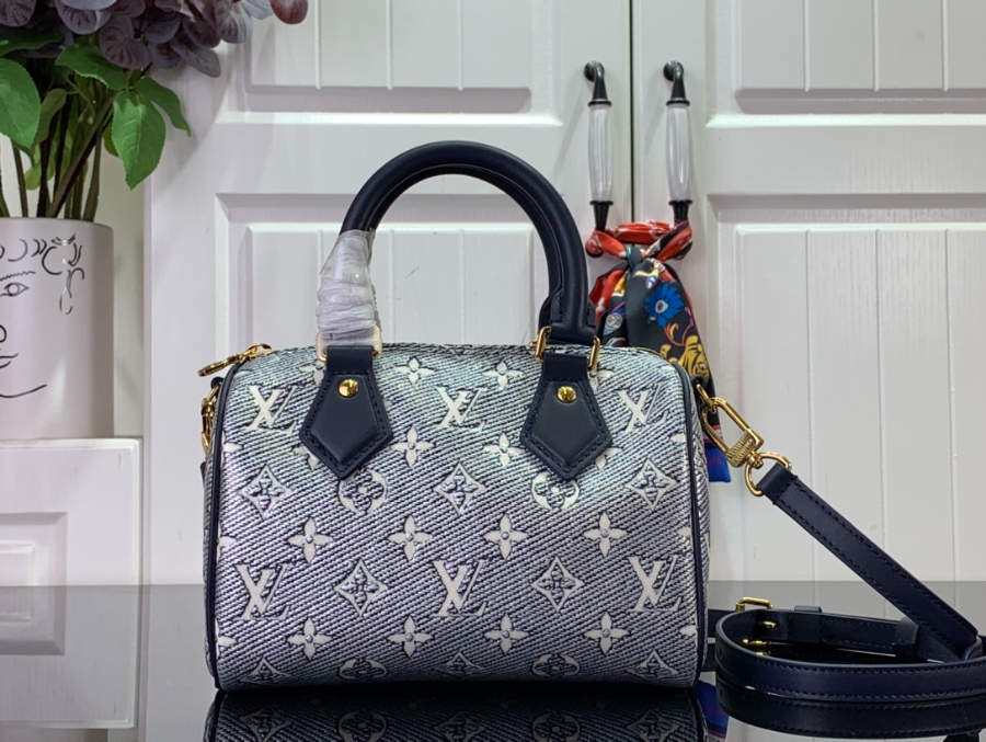 루이비통 스피디 반둘리에 모노그램 자카드 크로스바디백 네이비 M23069 20.513.512cm2.jpg