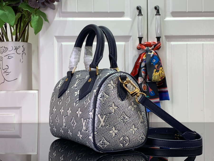 루이비통 스피디 반둘리에 모노그램 자카드 크로스바디백 네이비 M23069 20.513.512cm3.jpg