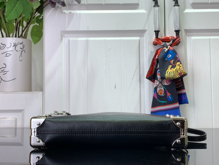 루이비통 슬림 트렁크 3컬러 M25445 23124cm05.jpg