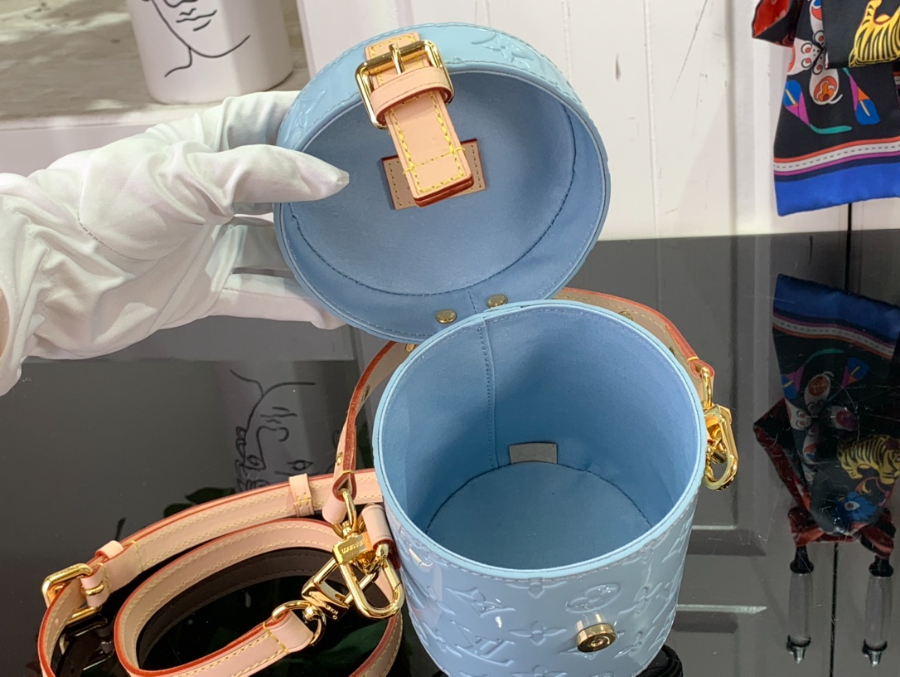 루이비통 아스토 모노그램 베르니 M24099 M24102 1214.212cm 3컬러05.jpg