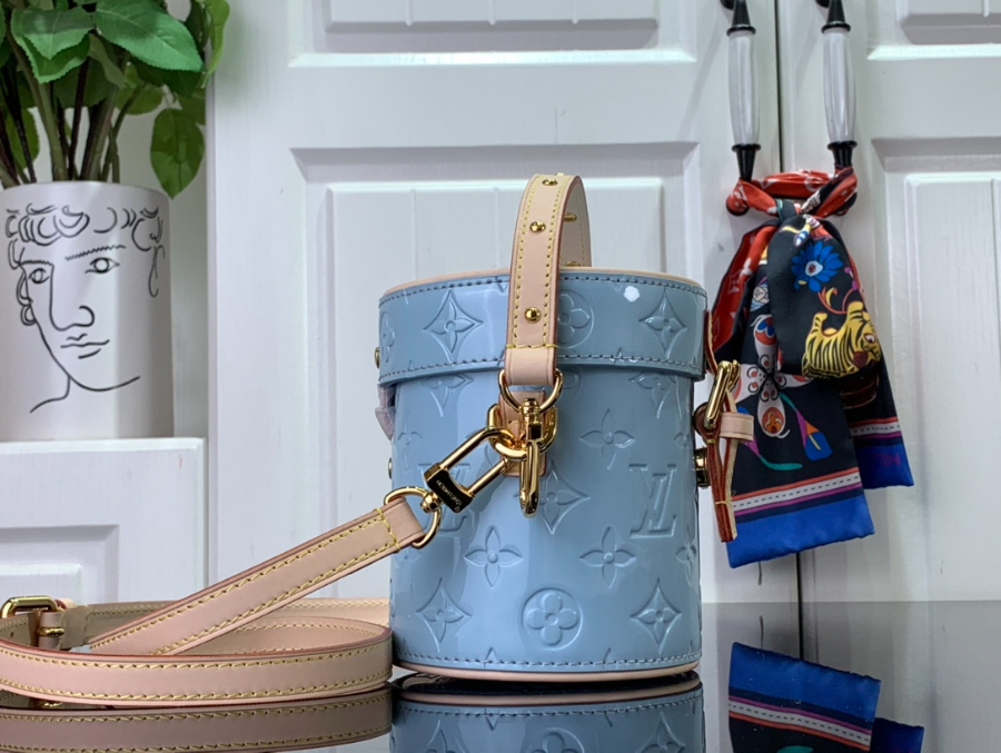 루이비통 아스토 모노그램 베르니 M24099 M24102 1214.212cm 3컬러03.jpg