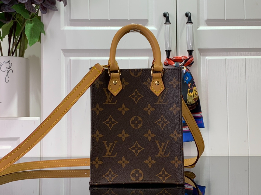 루이비통 LV 트위니 M46659 29199cm 블랙1 (1).jpg