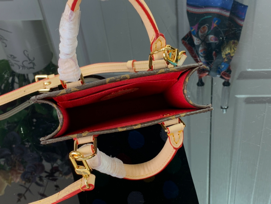 루이비통 x 야요이 쿠사마 쁘띠 삭 플라 토트 백 닷 프린트 모노그램 M81867 14175cm5.jpg