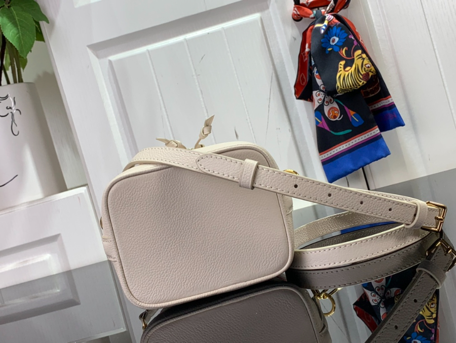 루이비통 아카데미 나노노에 버켓백 131610cm M230884.jpg