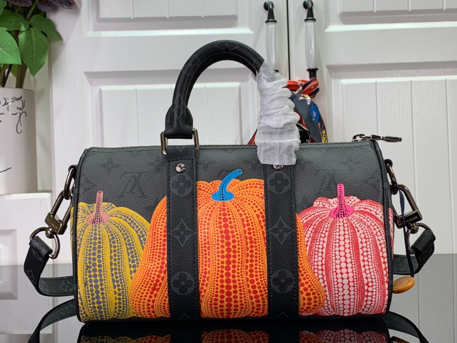 루이비통 x 야요이 쿠사마 키폴 25 펌킨 프린트 모노그램 이클립스 M46437 21129cm2.jpg