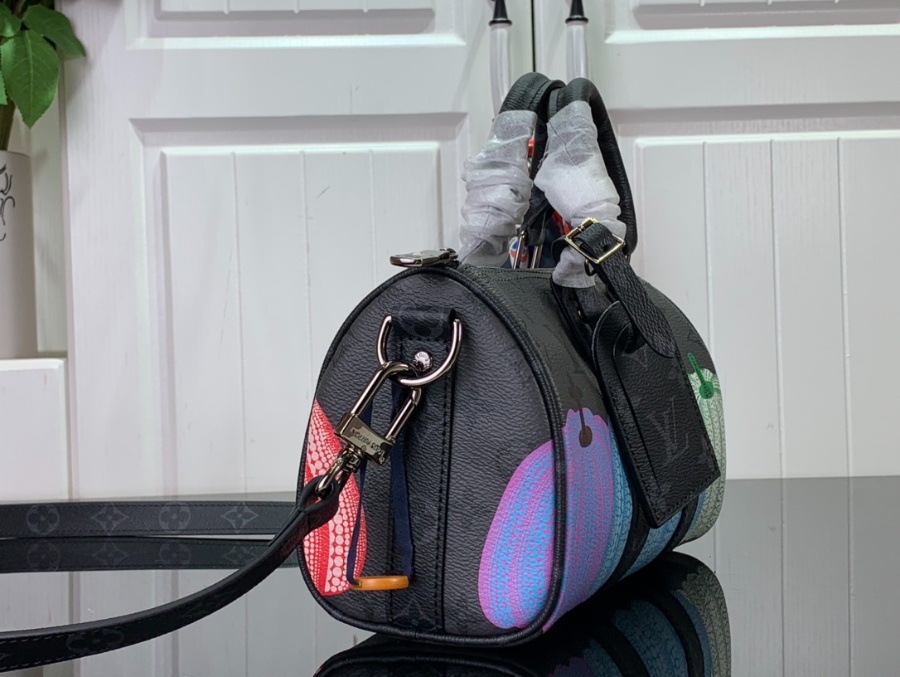 루이비통 x 야요이 쿠사마 키폴 25 펌킨 프린트 모노그램 이클립스 M46437 21129cm4.jpg