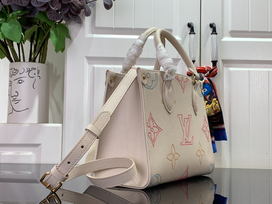 루이비통 아카데미 온더고 스몰 숄더백 M46629 251911.5cm3.jpg