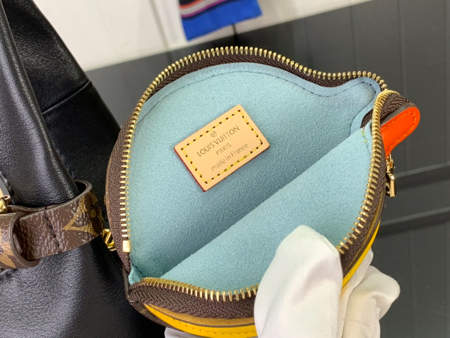 루이비통 아틀란티스 BB M11387 17177cm 블랙5.jpg