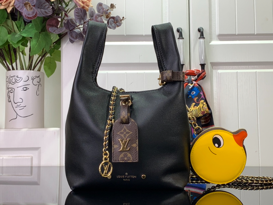 루이비통 아틀란티스 BB M11387 17177cm 블랙1.jpg