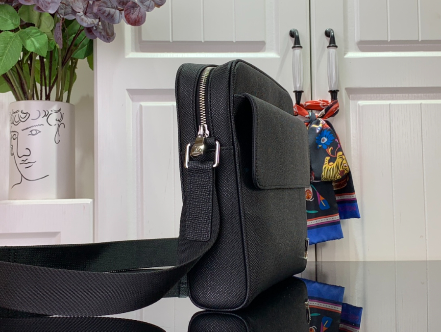 루이비통 알렉스 메신저 M30260 21.5244.5cm3.jpg