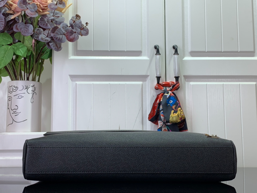 루이비통 알렉스 브리프 타이가 서류가방 M30440 3829.57cm4.jpg