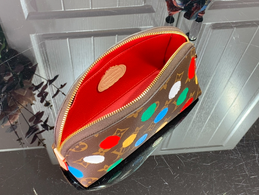 루이비통 YK 코스메틱 파우치 M81895 17611.5cm5.jpg