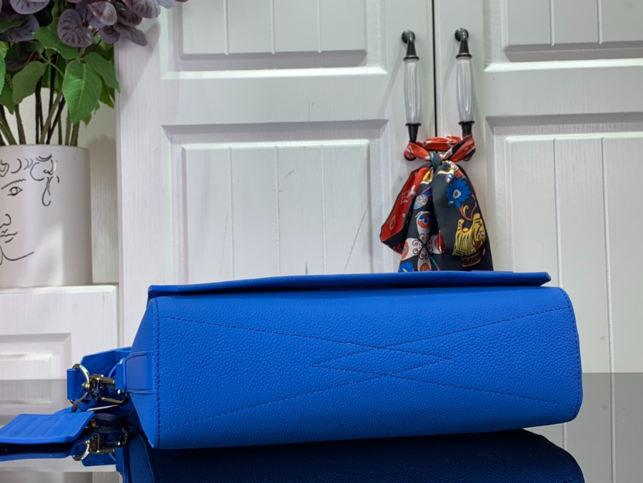 루이비통 에어로그램 메신저백 블루 30.52410cm M570804.jpg