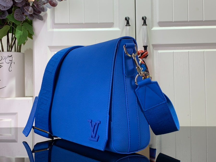 루이비통 에어로그램 메신저백 블루 30.52410cm M570803.jpg