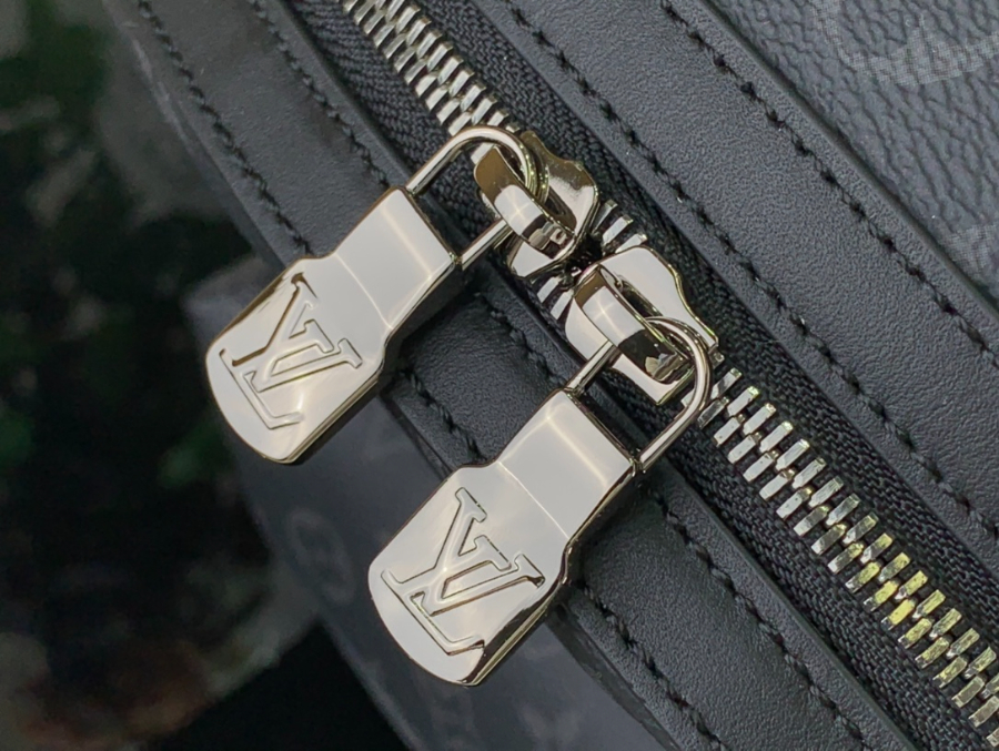 루이비통 디스커버리 백팩 M46553 293820cm 블랙7.jpg