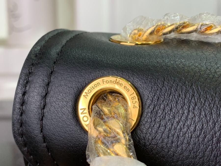 루이비통 락미 이스트 웨스트 체인 백 M22304 M22303 23.5146cm 1컬러08.jpg