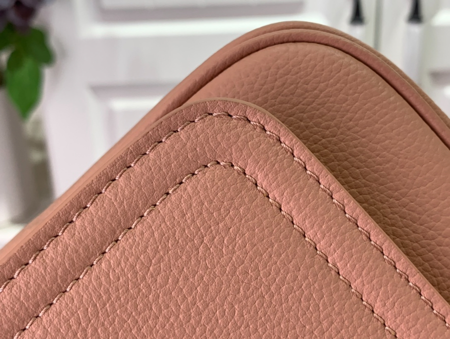 루이비통 락미 이스트 웨스트 체인 백 M22304 M22303 23.5146cm 3컬러5.jpg