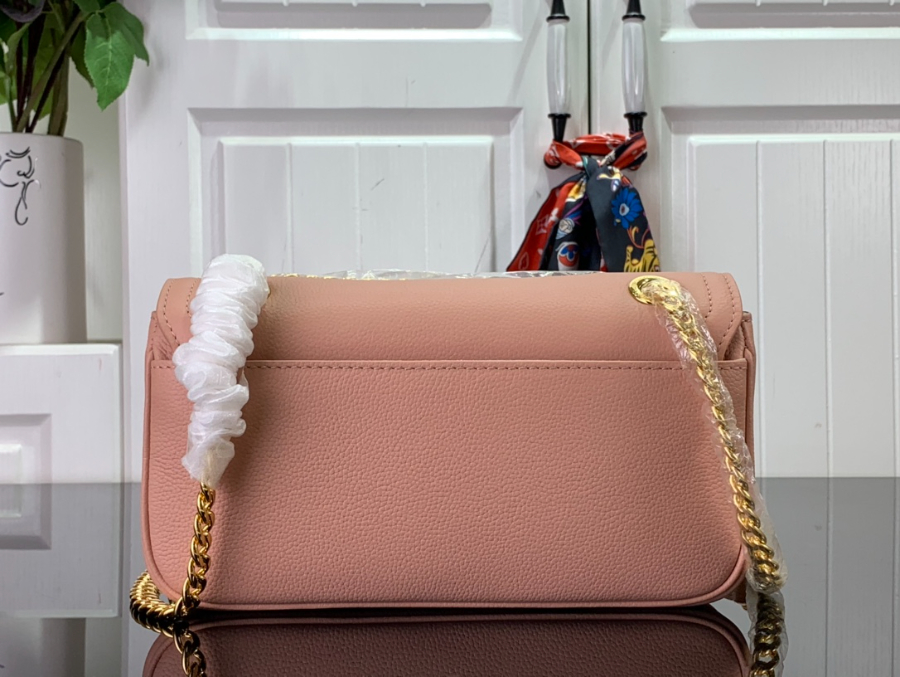 루이비통 락미 이스트 웨스트 체인 백 M22304 M22303 23.5146cm 3컬러2.jpg