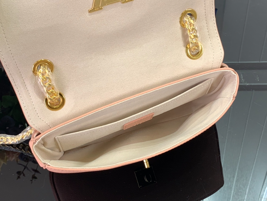 루이비통 락미 이스트 웨스트 체인 백 M22304 M22303 23.5146cm 3컬러8.jpg