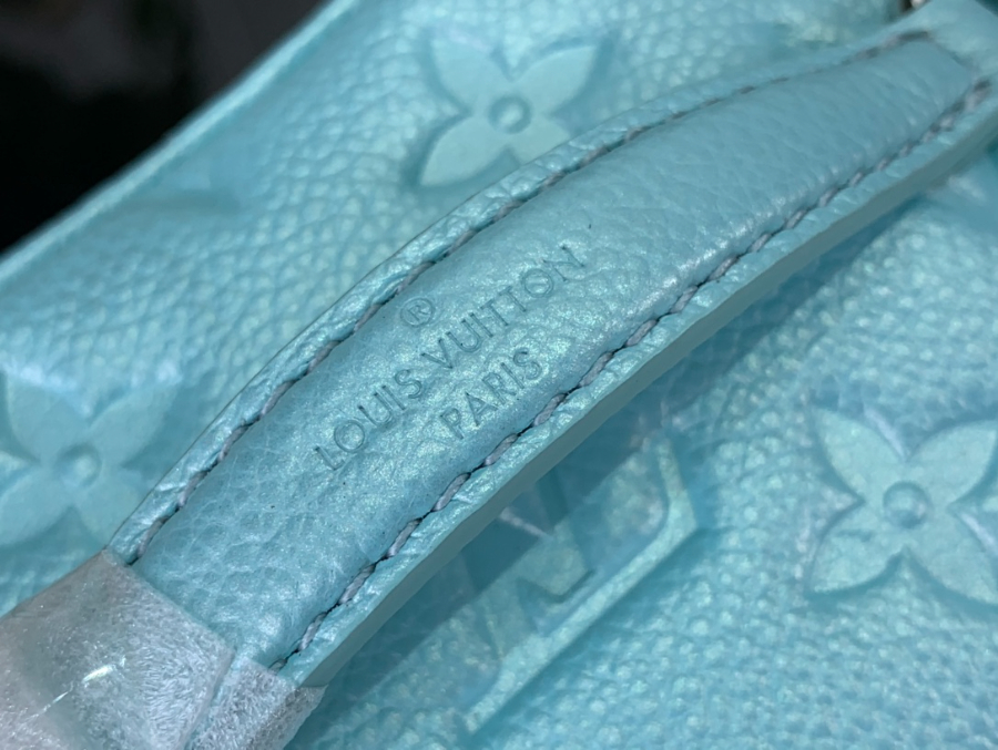 루이비통 마이크로 베니티 가방 11108cm M82168 1컬러6.jpg