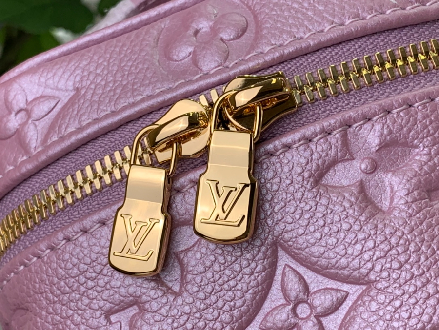 루이비통 마이크로 베니티 가방 11108cm M82168 2컬러6.jpg