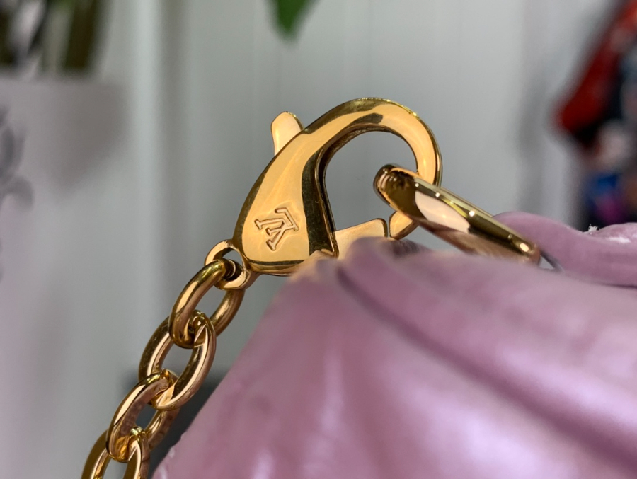 루이비통 마이크로 베니티 가방 11108cm M82168 2컬러7.jpg