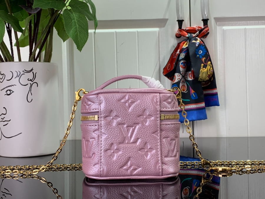 루이비통 마이크로 베니티 가방 11108cm M82168 2컬러2.jpg