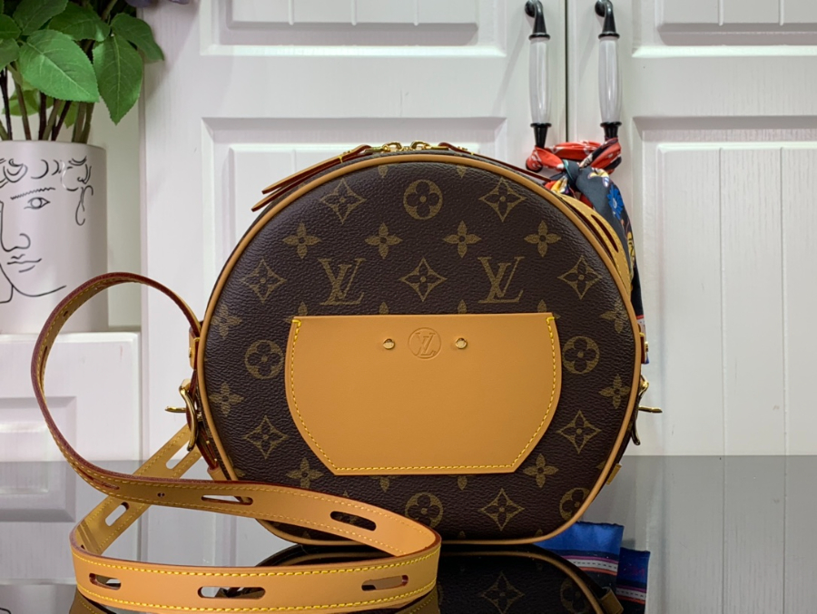 루이비통 부아뜨 샤포 수플 M45647 M52294 2종 2022.58cm2.jpg