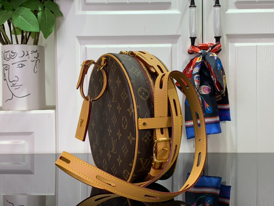 루이비통 부아뜨 샤포 수플 M45647 M52294 2종 2022.58cm3.jpg