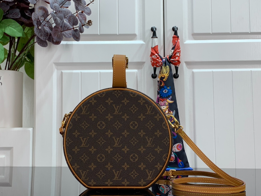 루이비통 쁘띠뜨 부아뜨 샤포 모노그램 M43514 17.516.57.5cm 1컬러2.jpg