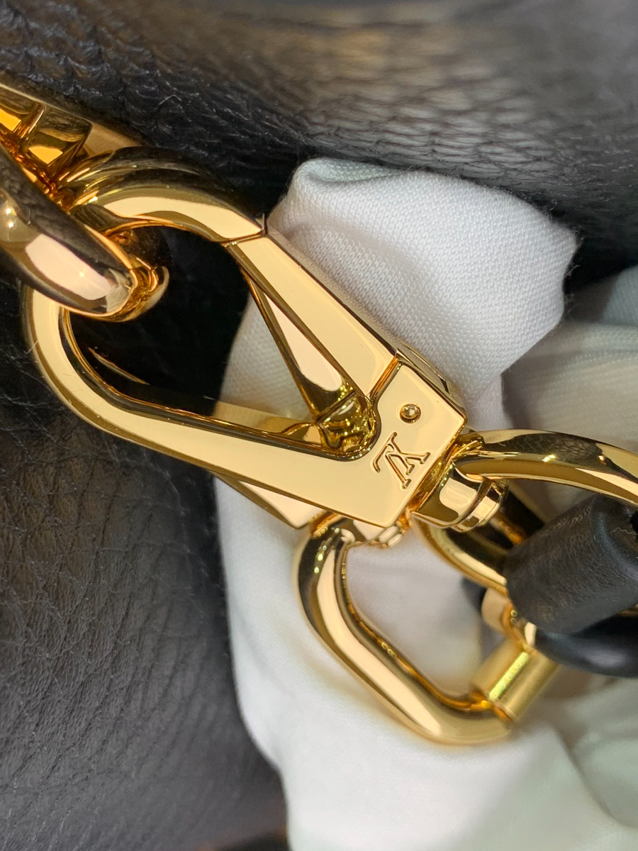 루이비통 카퓌신 BB M21798 M21641 2사이즈 블랙6.jpg