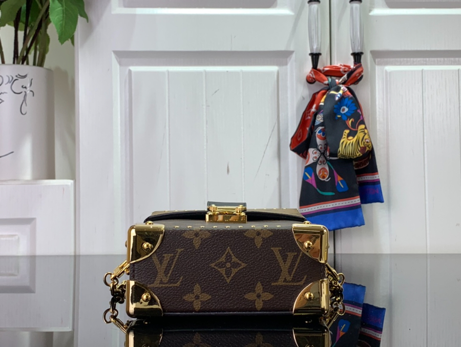 루이비통 카메라 박스 M82465 12.517.66cm4.jpg