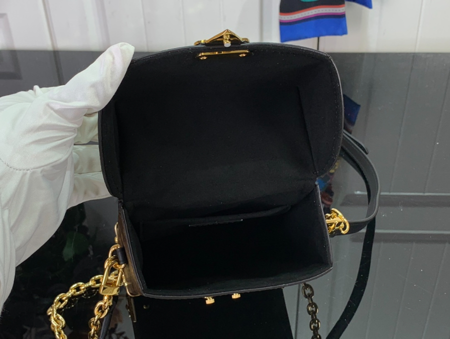 루이비통 카메라 박스 M82465 12.517.66cm5.jpg