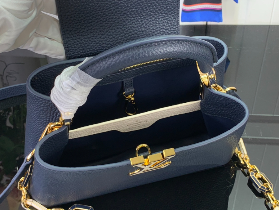 루이비통 카퓌신 BB 네이비 M25211 27189cm5.jpg
