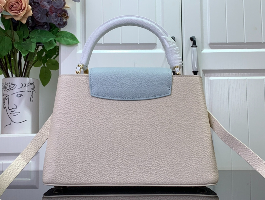 루이비통 카퓌신 M25339 3사이즈 화이트 누드05.jpg