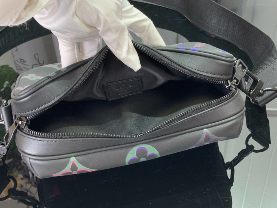 루이비통 코멧 메신저 M22495 21.5147.5cm5.jpg