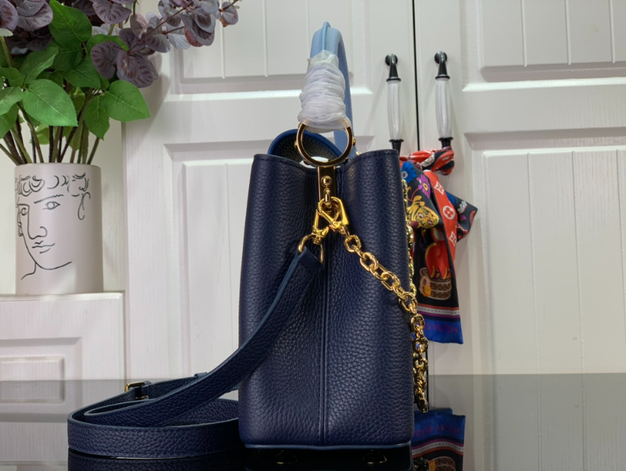 루이비통 카퓌신 M20708 1사이즈 네이비3.jpg