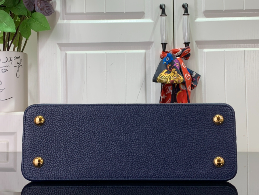 루이비통 카퓌신 M20708 1사이즈 네이비4.jpg