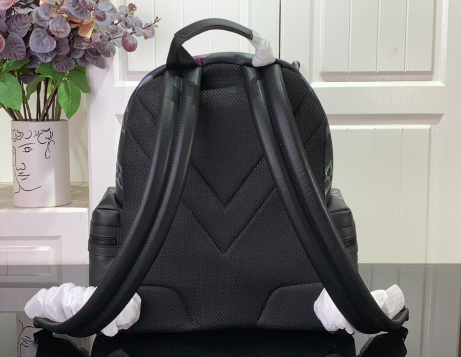 루이비통 코멧 백팩 M22488 34317cm3.jpg