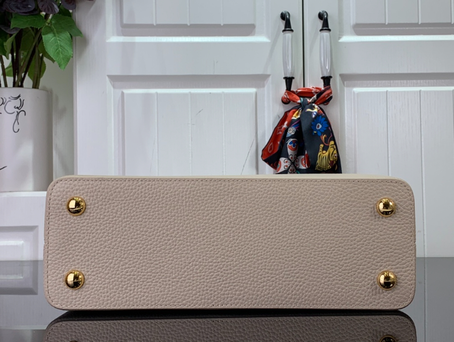 루이비통 카퓌신 M20708 1사이즈 베이지4.jpg