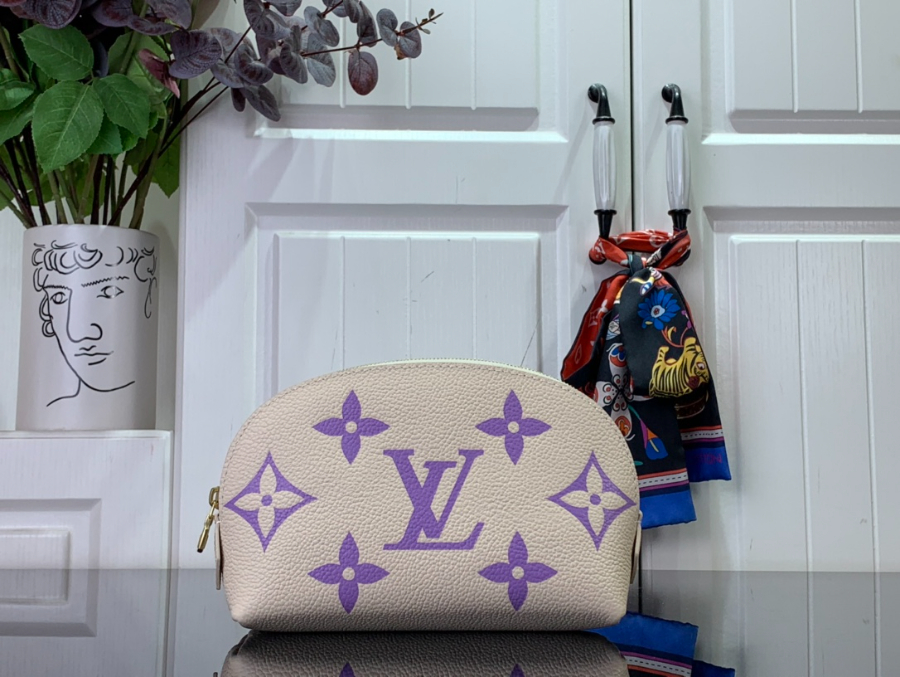 루이비통 코스메틱 파우치 M24378 17126cm 4컬러04.jpg