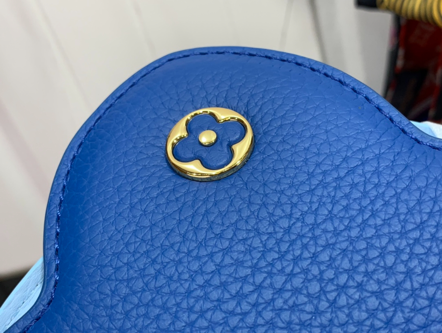 루이비통 카퓌신 M20708 2사이즈 네이비6.jpg