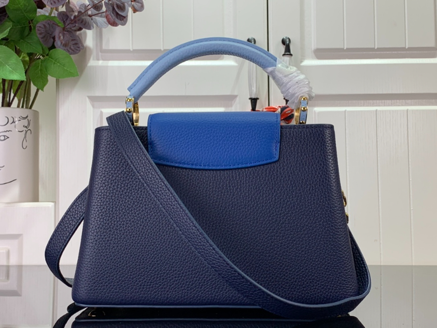 루이비통 카퓌신 M20708 2사이즈 네이비2.jpg